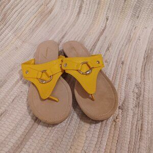Size 8.5 M, St John Bay Sandals